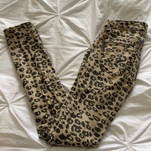 Leopard print ripped jeans